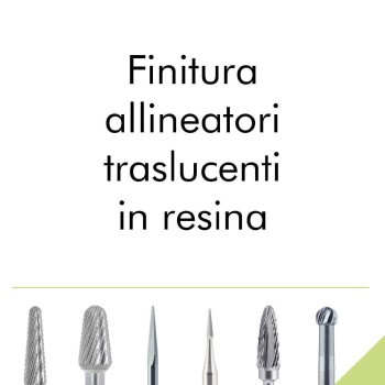Finitura di allineatori traslucenti in resina